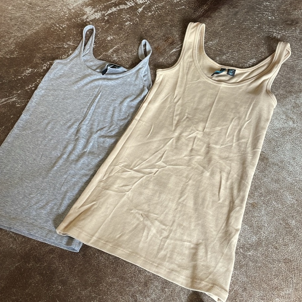 Set of 8 tanks. Cynthia Rowley, Rachel Zoe. Black, grey, white. Cream - Picture 3 of 9